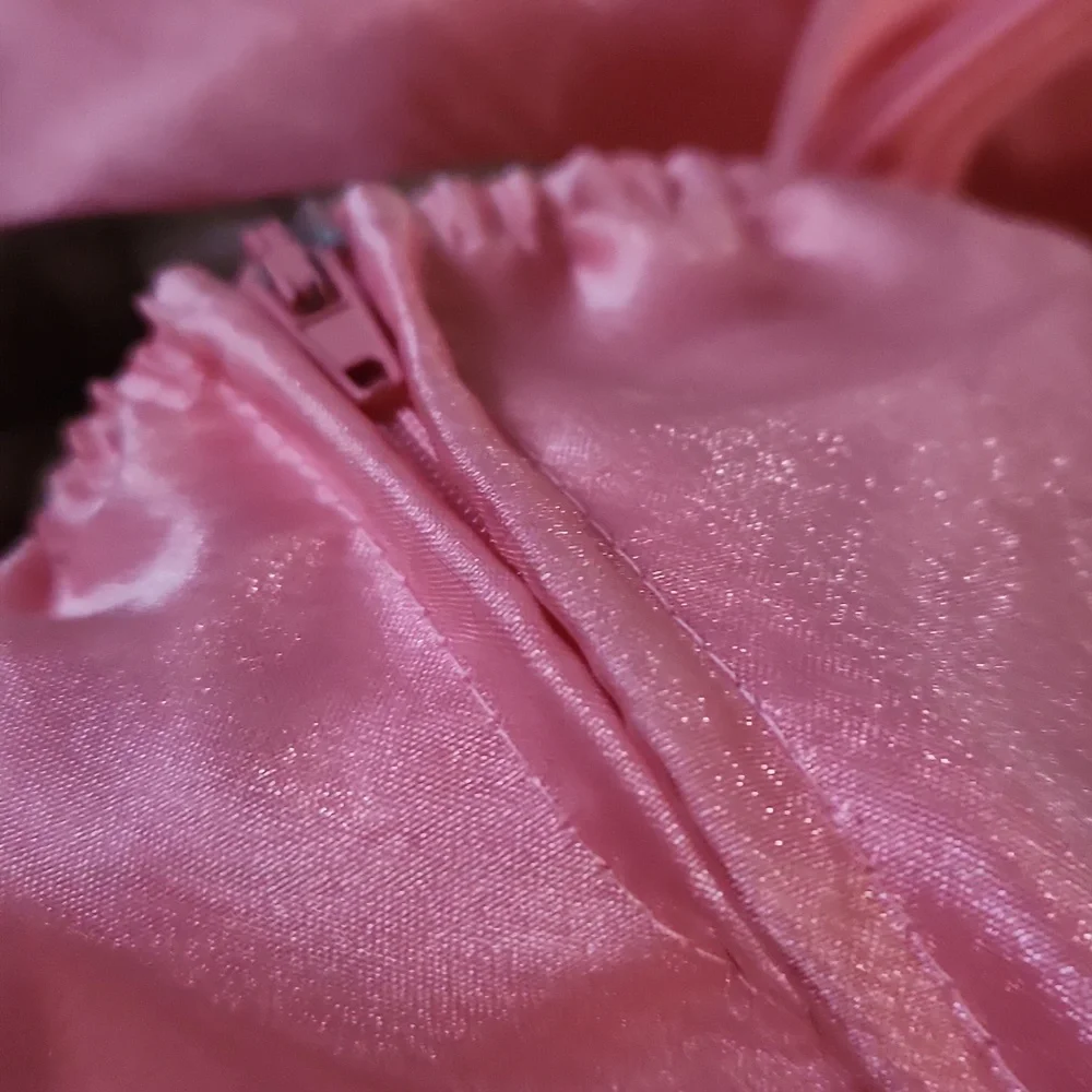 Pink - Picture 4 of 4